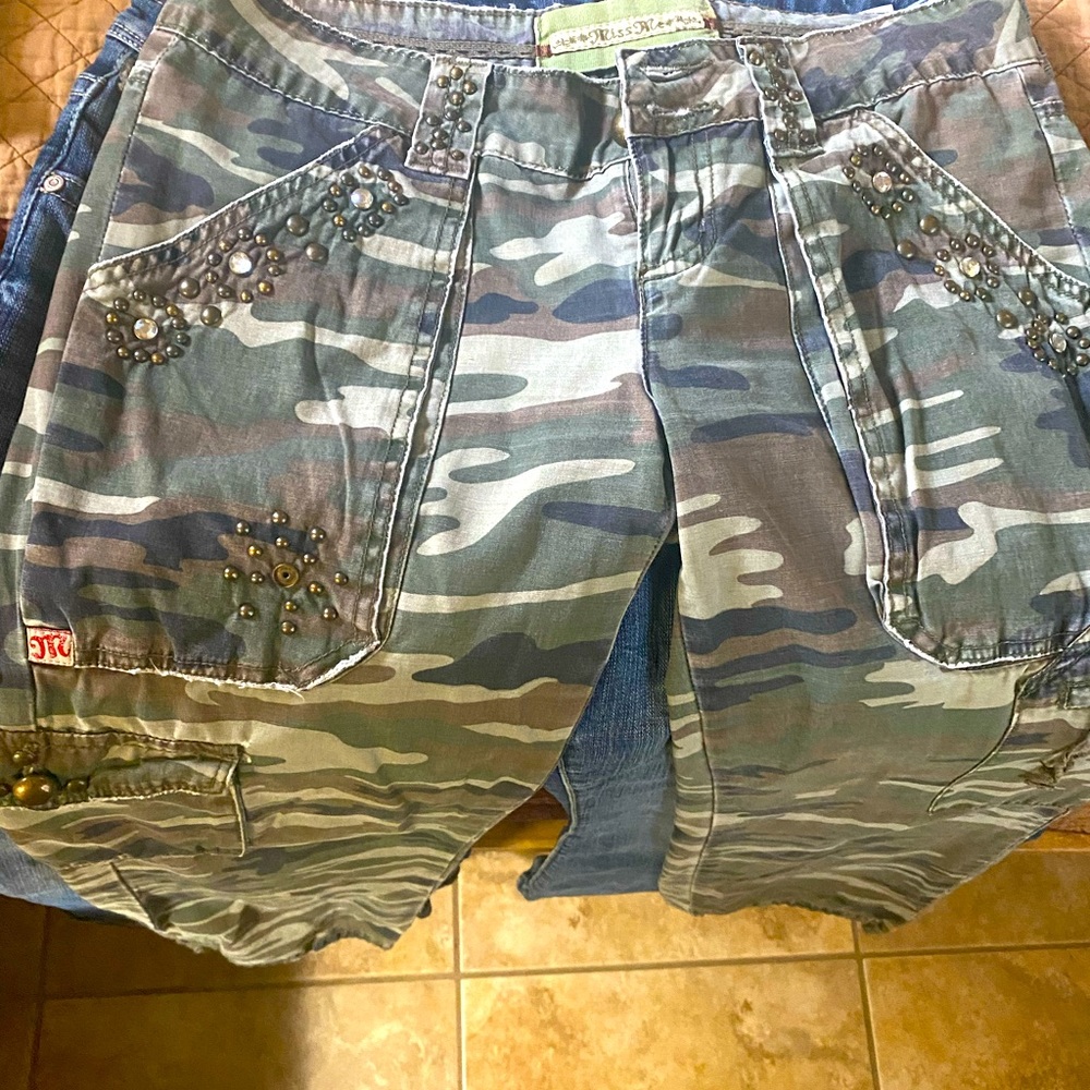 Camouflage studded pants